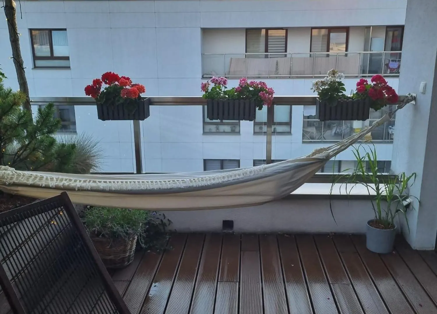 Modern Apartment With Sunny Terrace Chopin Airport Varşova Polonya